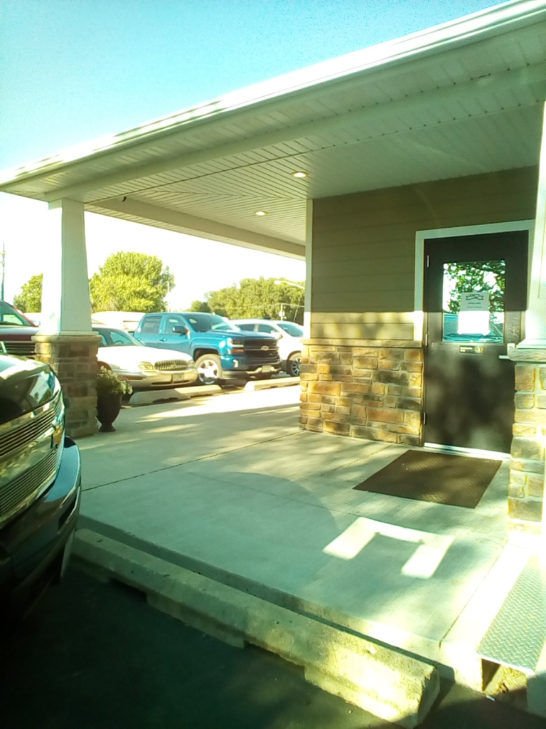 Hub Drive-In - Photo 9
