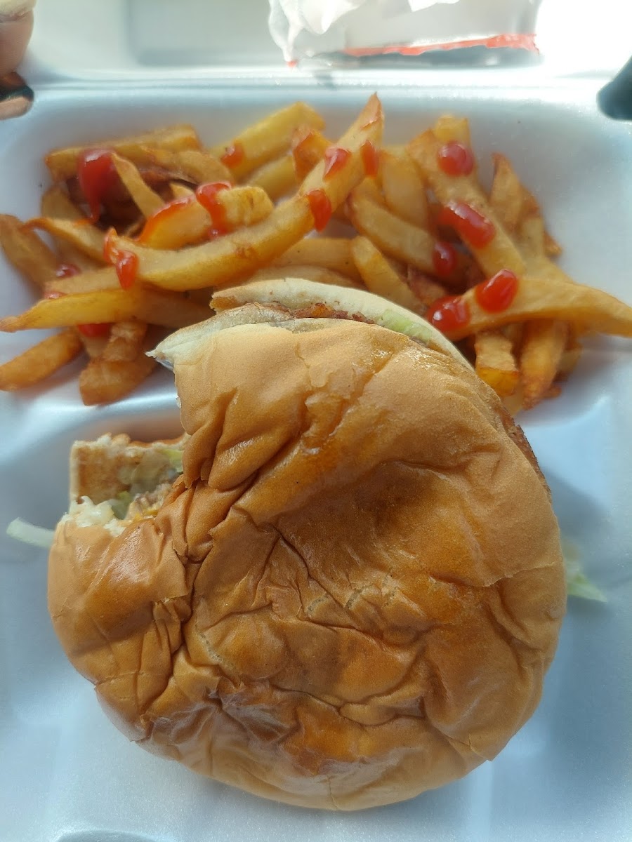 Wimpy’s Famous Burgers - Photo 6