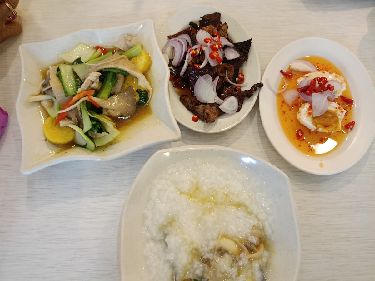 Suraya Thai Cuisine - Photo 6