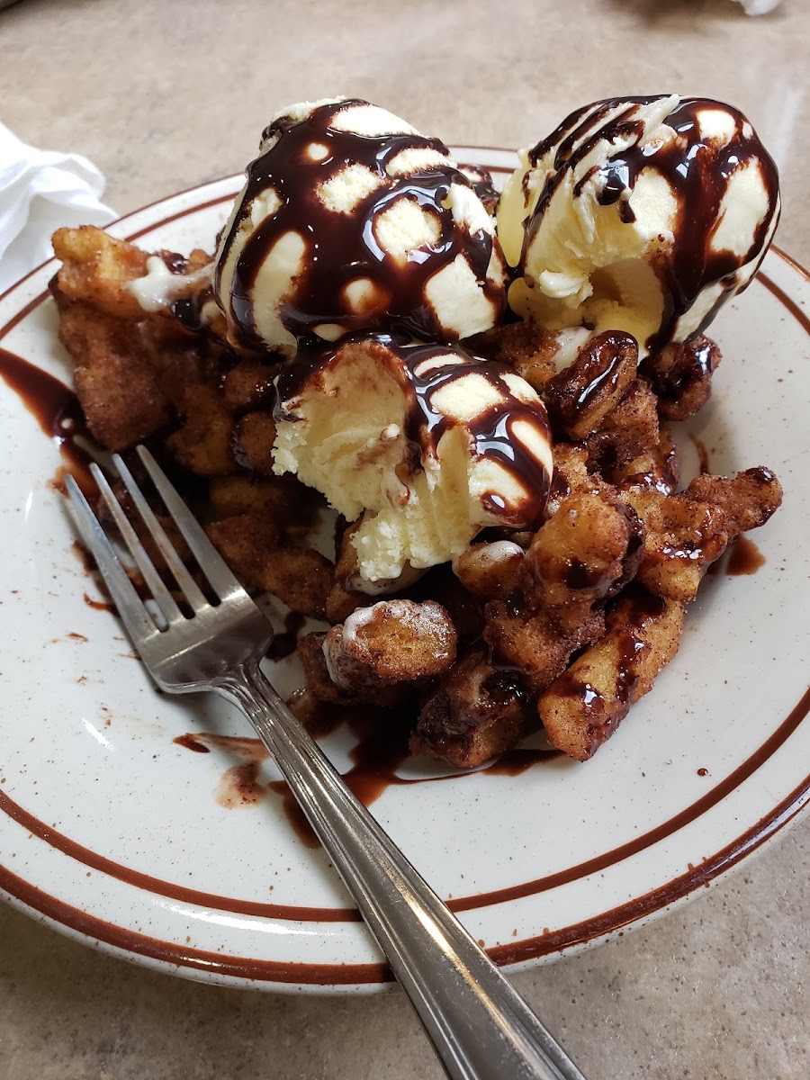 Village Pizza & Wings - Photo 9