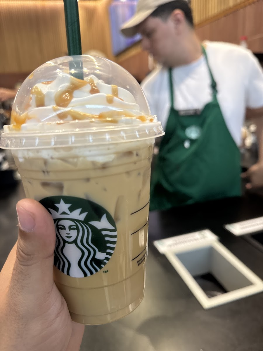 Starbucks Caracolí - Photo 2