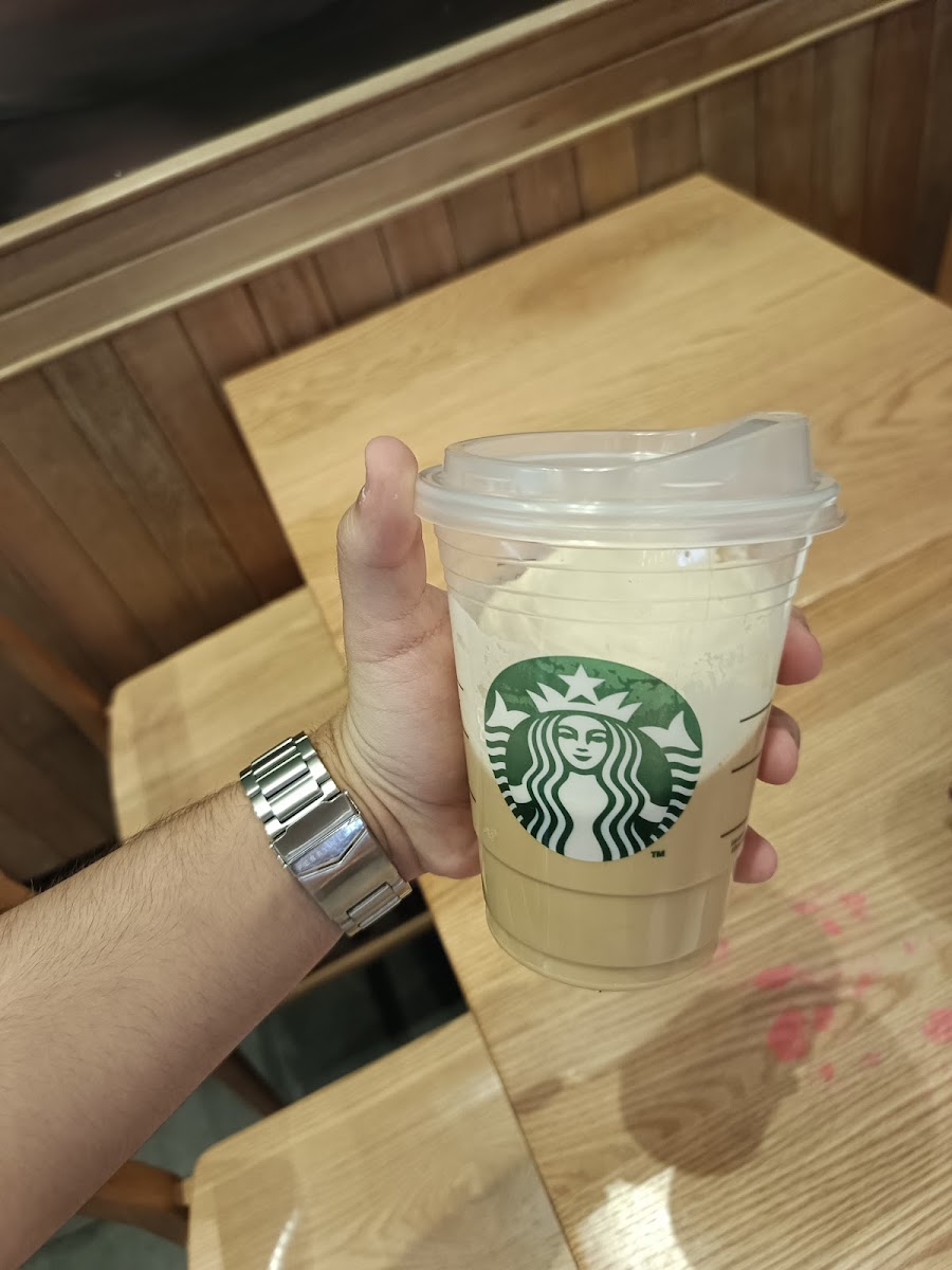 Starbucks Caracolí - Photo 8
