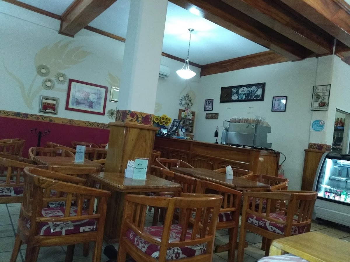 The Harvest Cafe - Photo 2