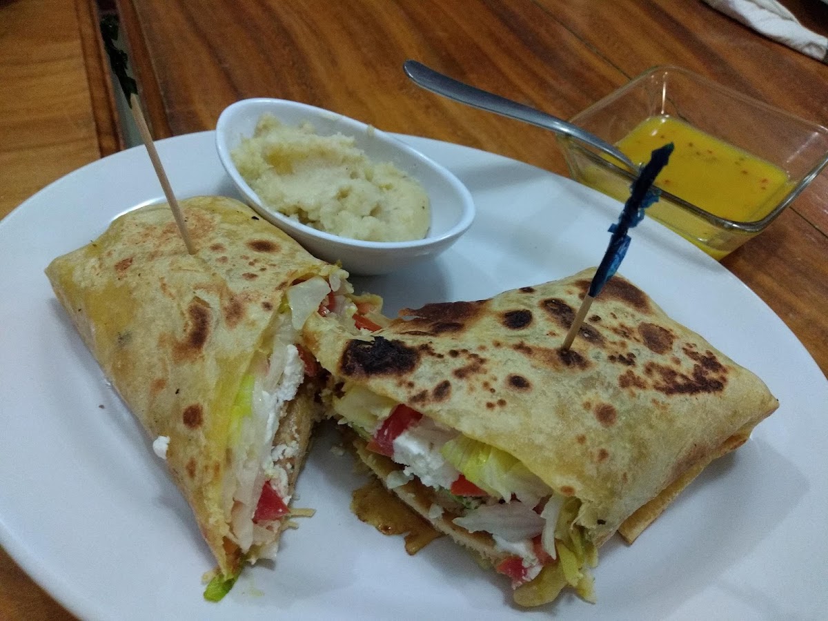 The Harvest Cafe - Photo 6