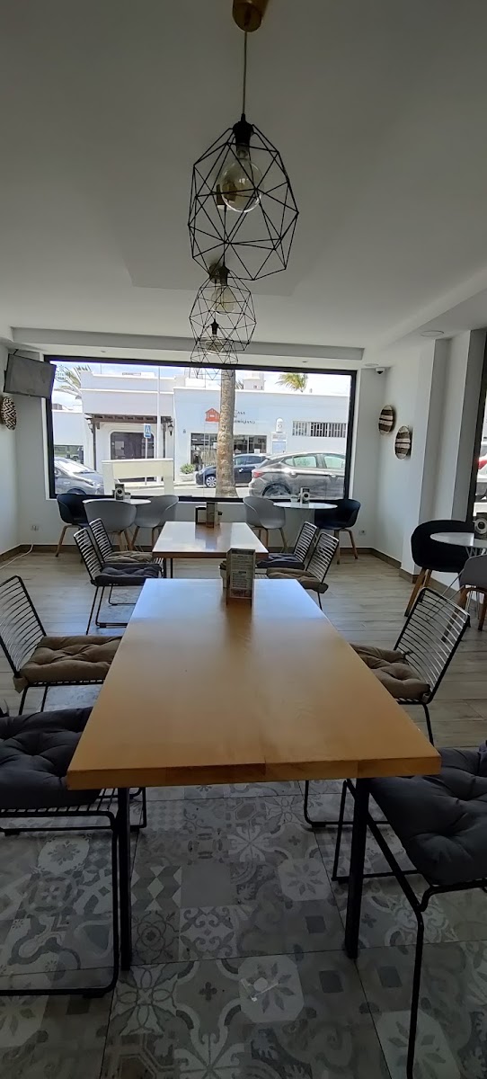Nino's Place - Photo 3