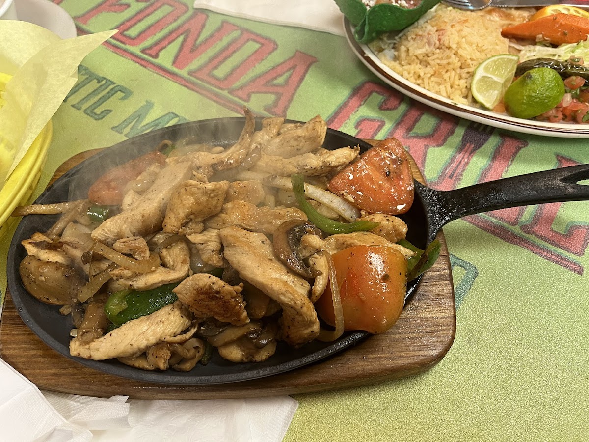 La Fonda Grill - Photo 4