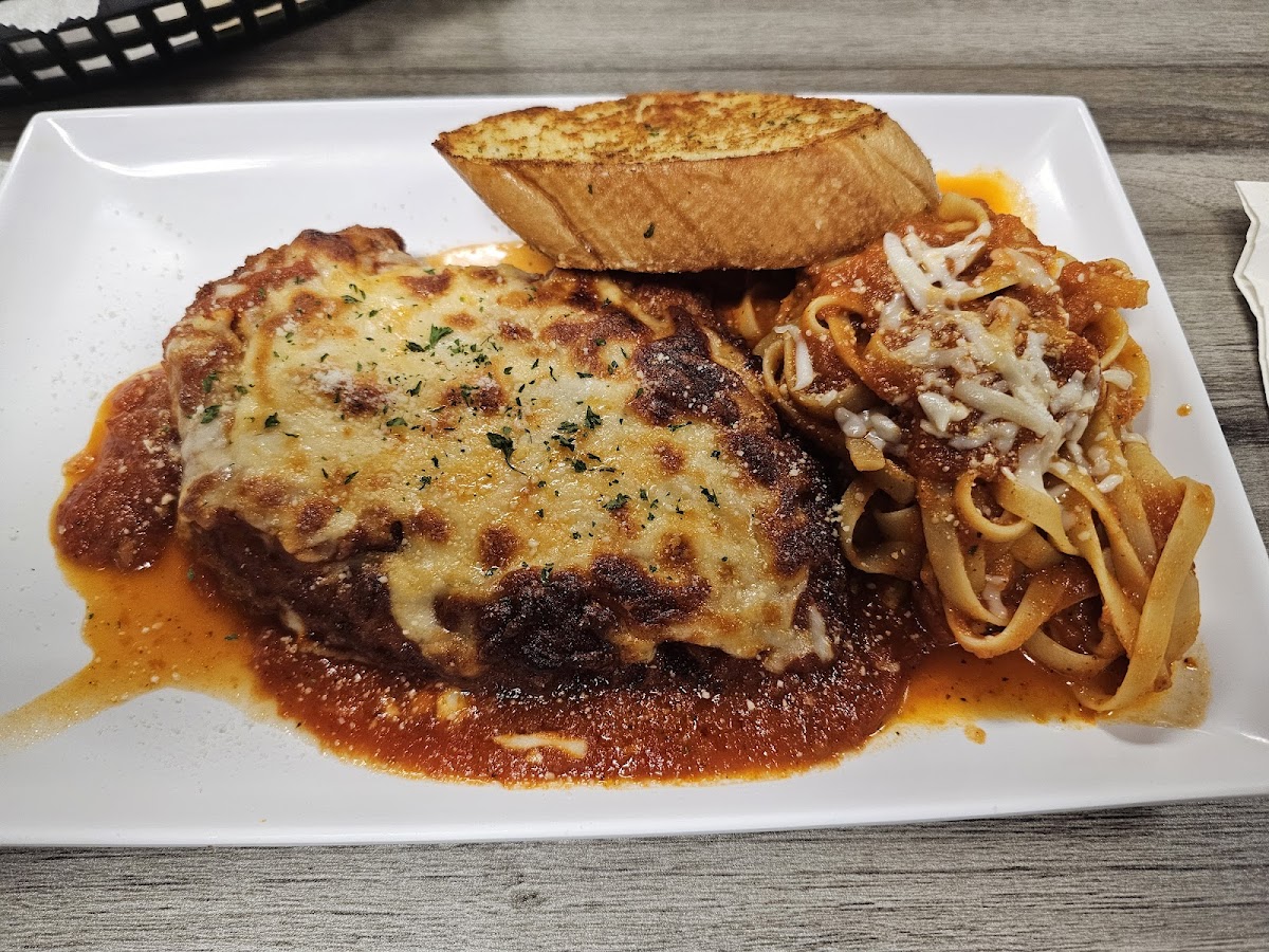 Lazy Lanes Grill - Photo 3