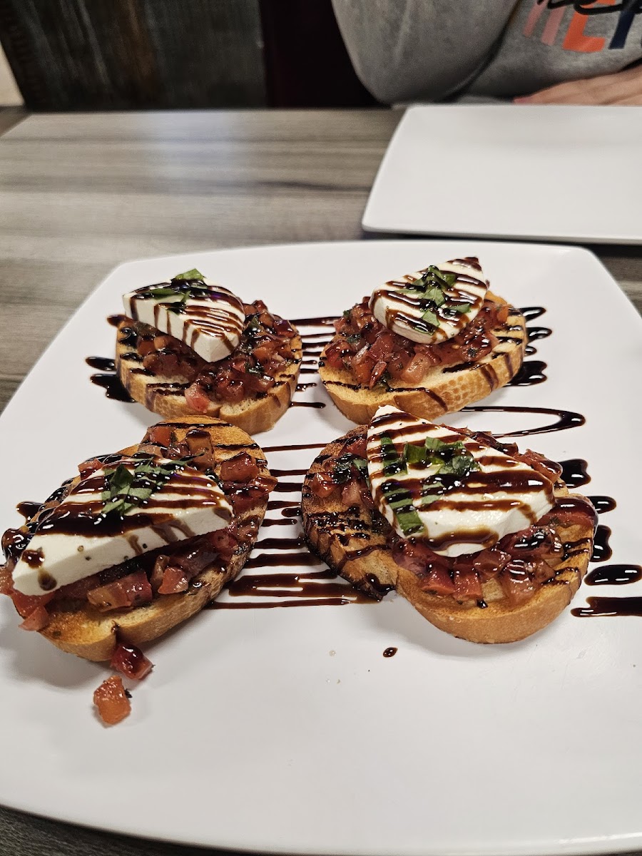 Lazy Lanes Grill - Photo 4