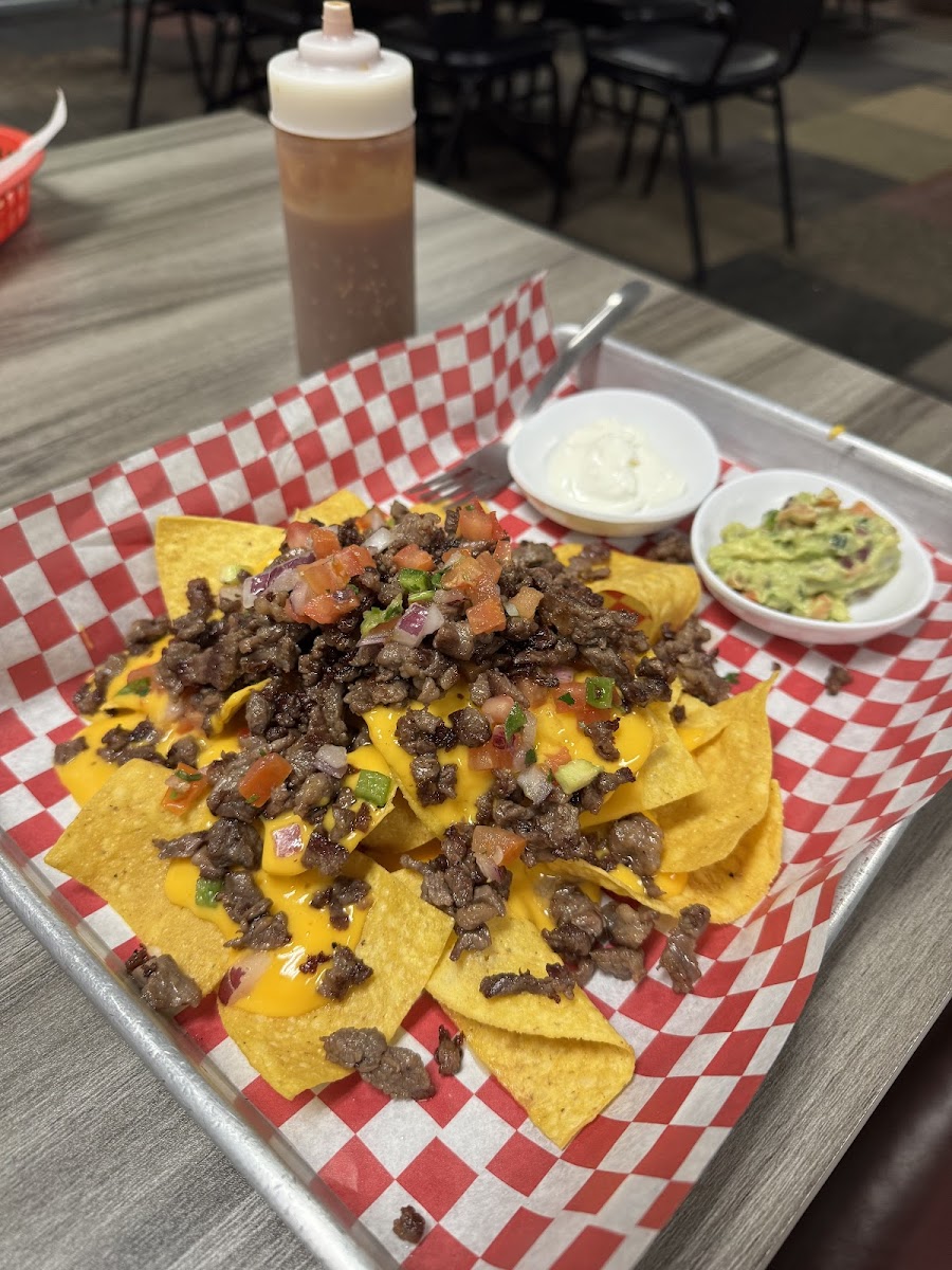 Lazy Lanes Grill - Photo 6