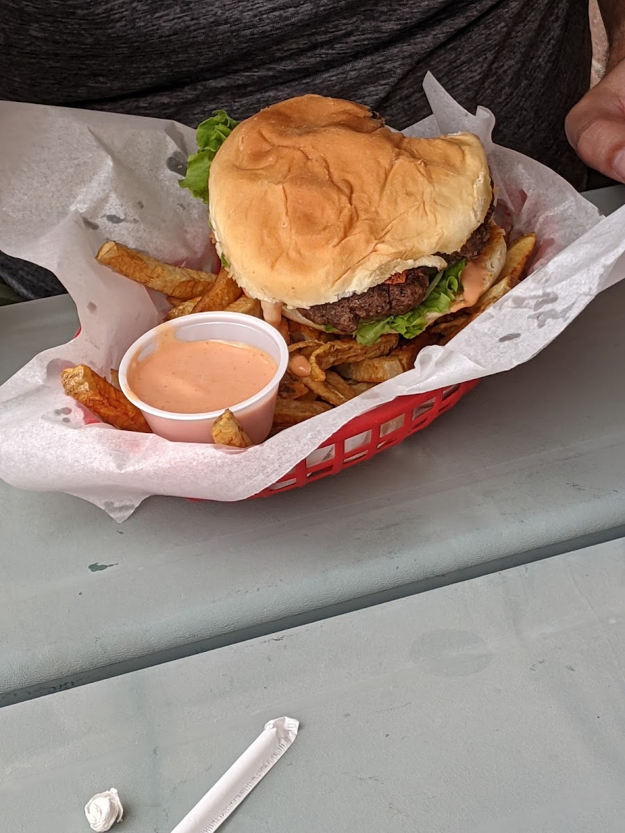 Big Moe's Eatery & Bakery - Photo 1