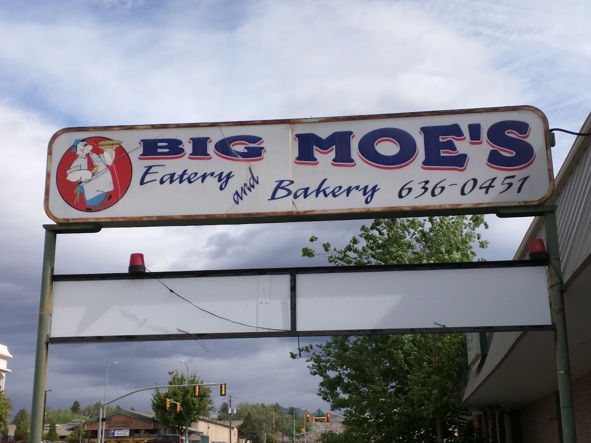 Big Moe's Eatery & Bakery - Photo 2