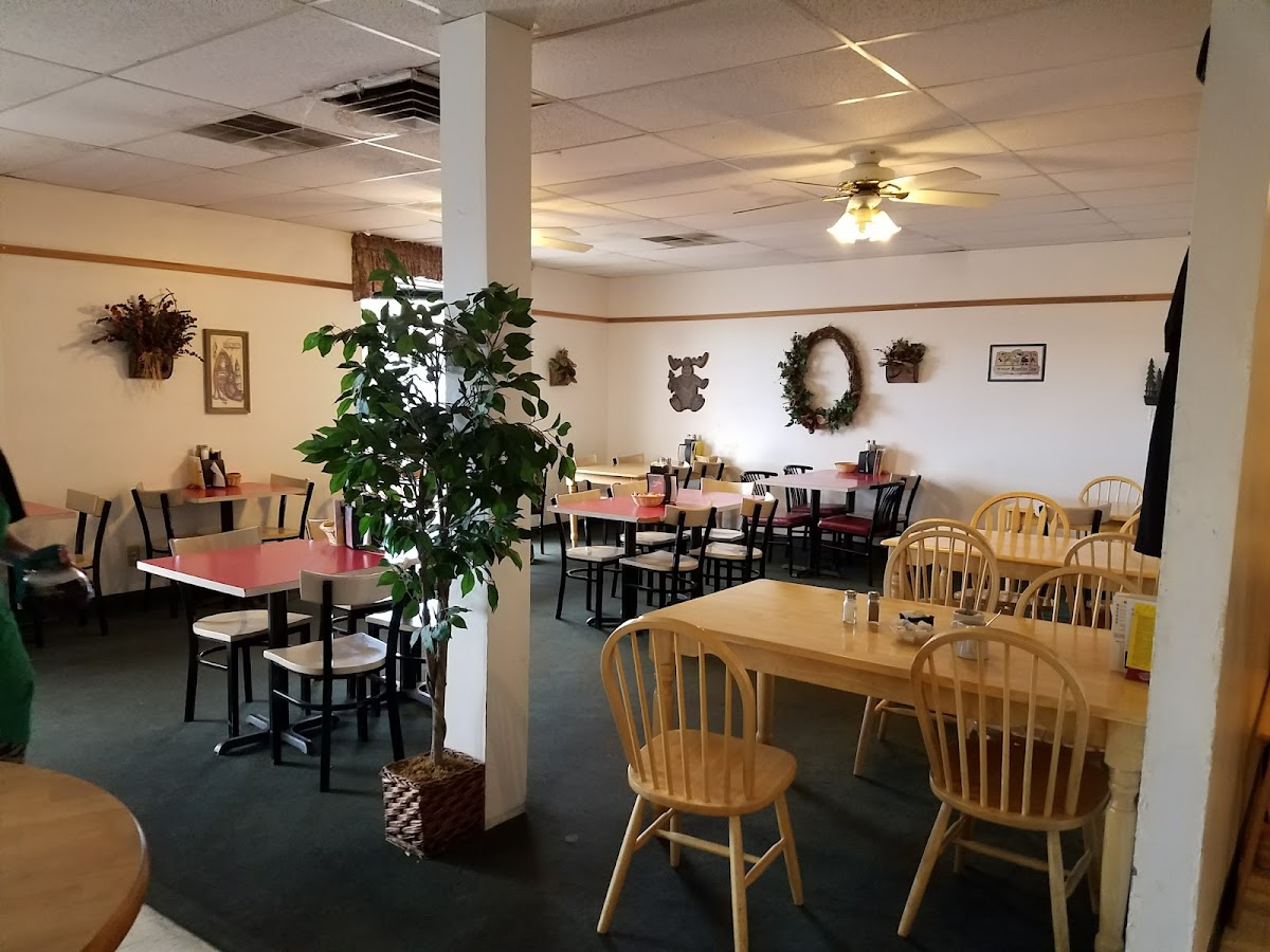 Big Moe's Eatery & Bakery - Photo 3