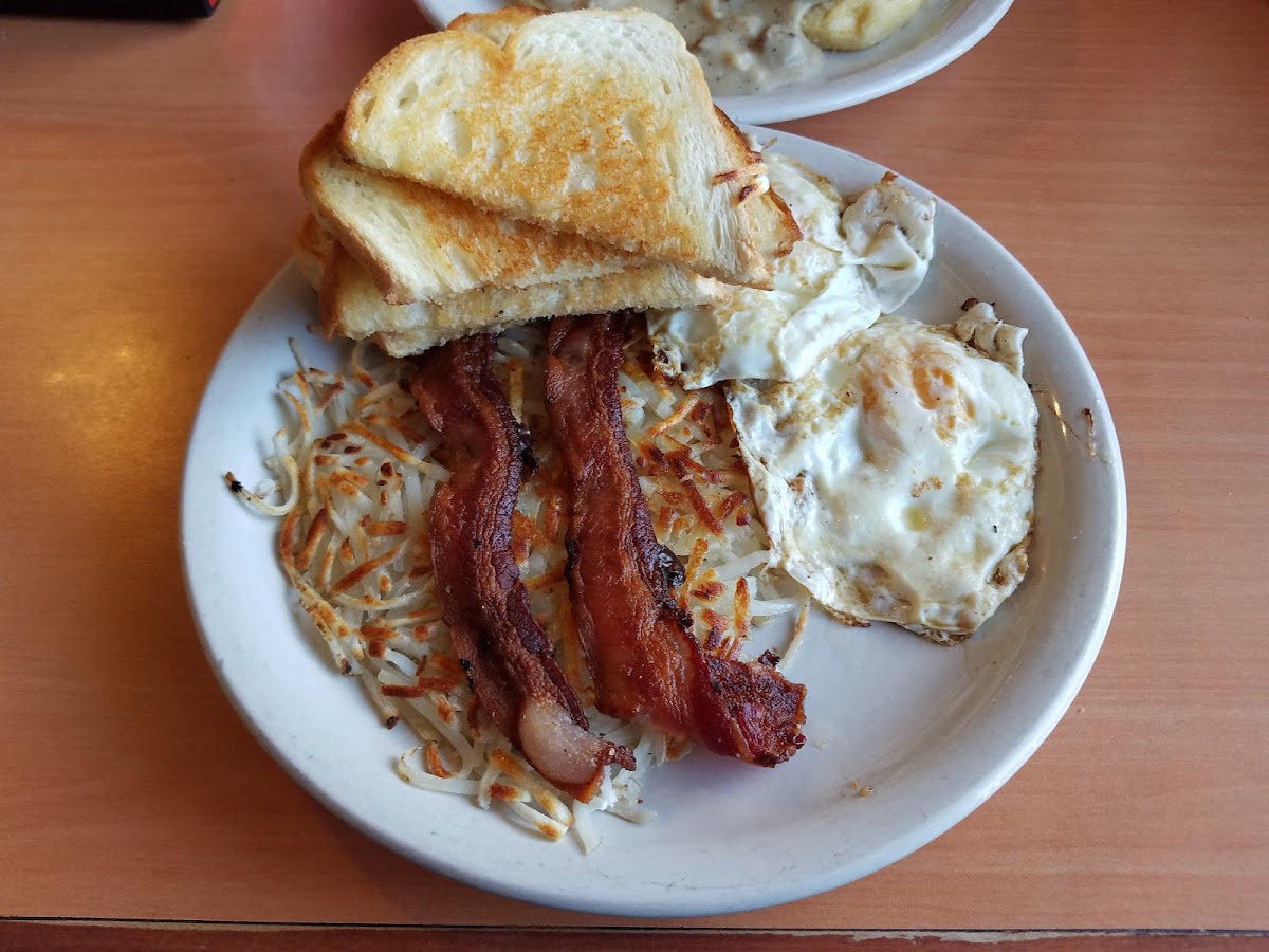 Big Moe's Eatery & Bakery - Photo 4