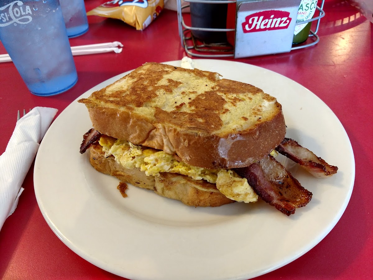 Big Moe's Eatery & Bakery - Photo 7