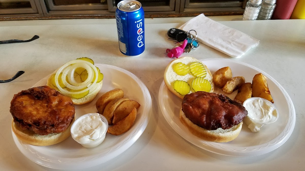 Freeway Tavern - Photo 1