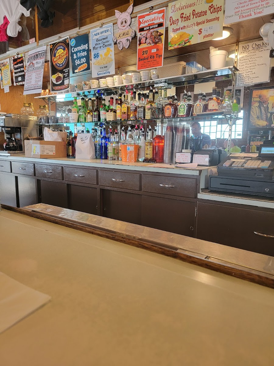 Freeway Tavern - Photo 7