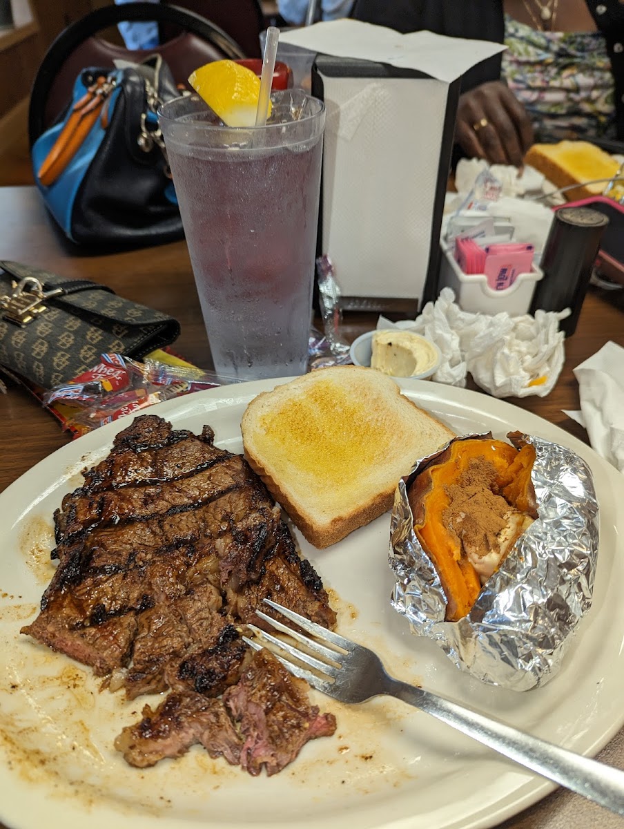 Mel's Diner - Photo 7