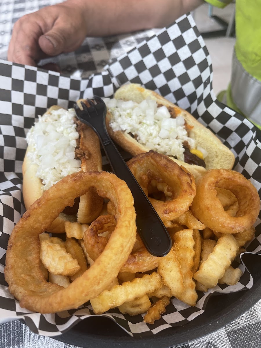 Hollar’s Backstreet Grill - Photo 1