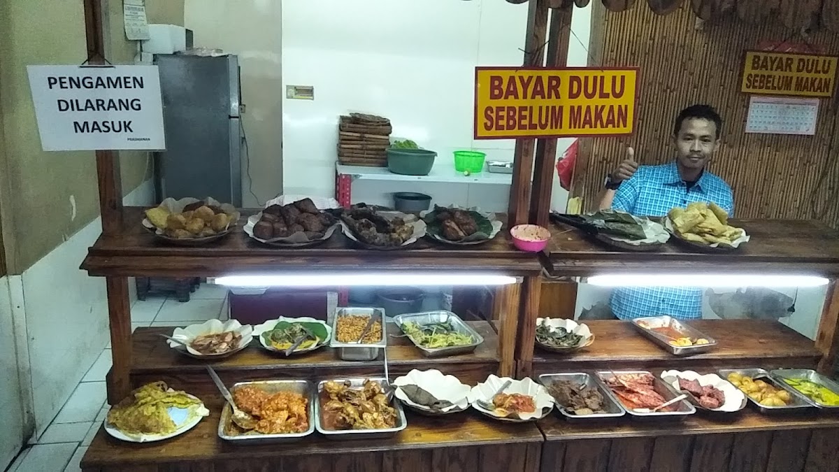 Rm. Prasmanan (cab. Warung Pojok)