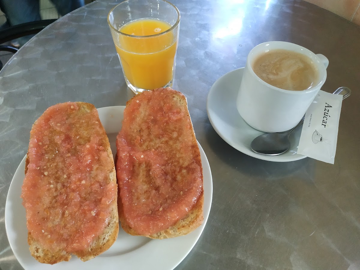 Cafetería La Jara - Photo 9