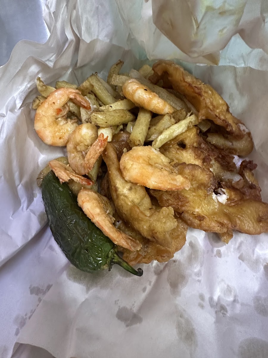 Pescadería El Compadre Poncho - Photo 1