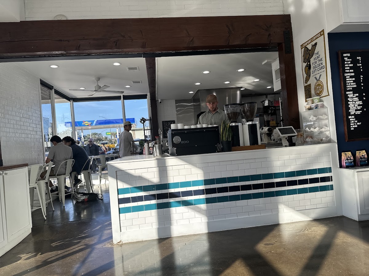 Carport - A Coffee Shop - Photo 3
