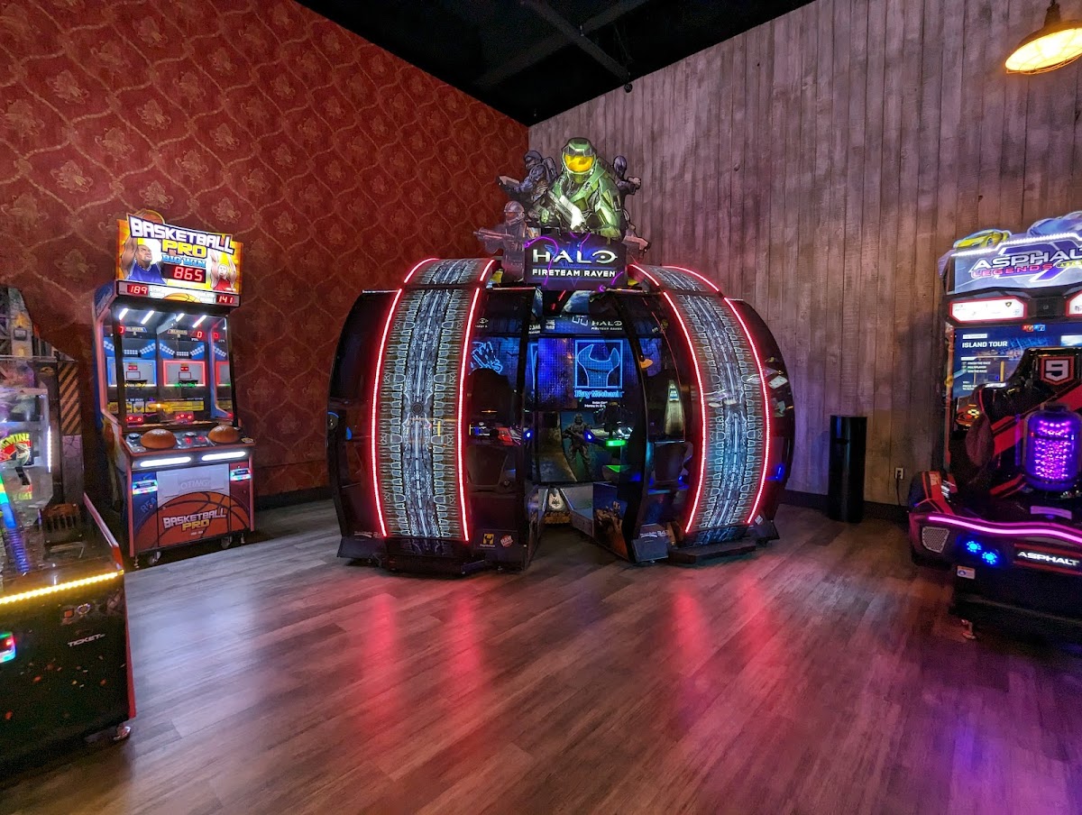 Rail Yard Gaming Gastropub - Photo 4