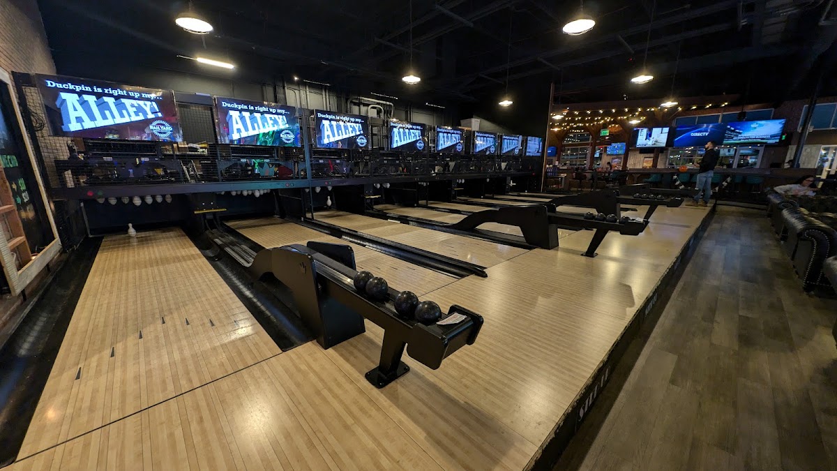 Rail Yard Gaming Gastropub - Photo 5