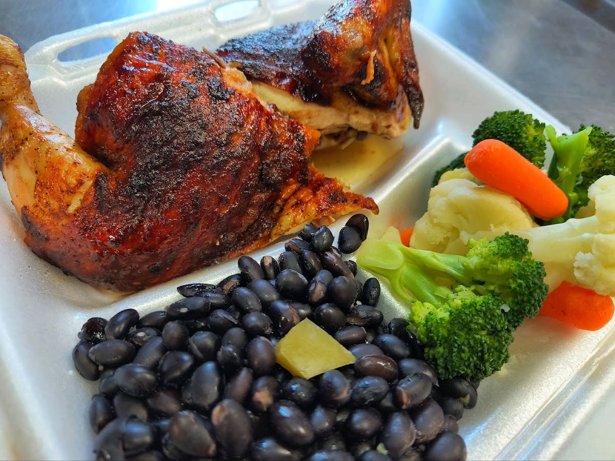 CHARCOAL CHICKEN Pollo A La Brasa - Photo 1
