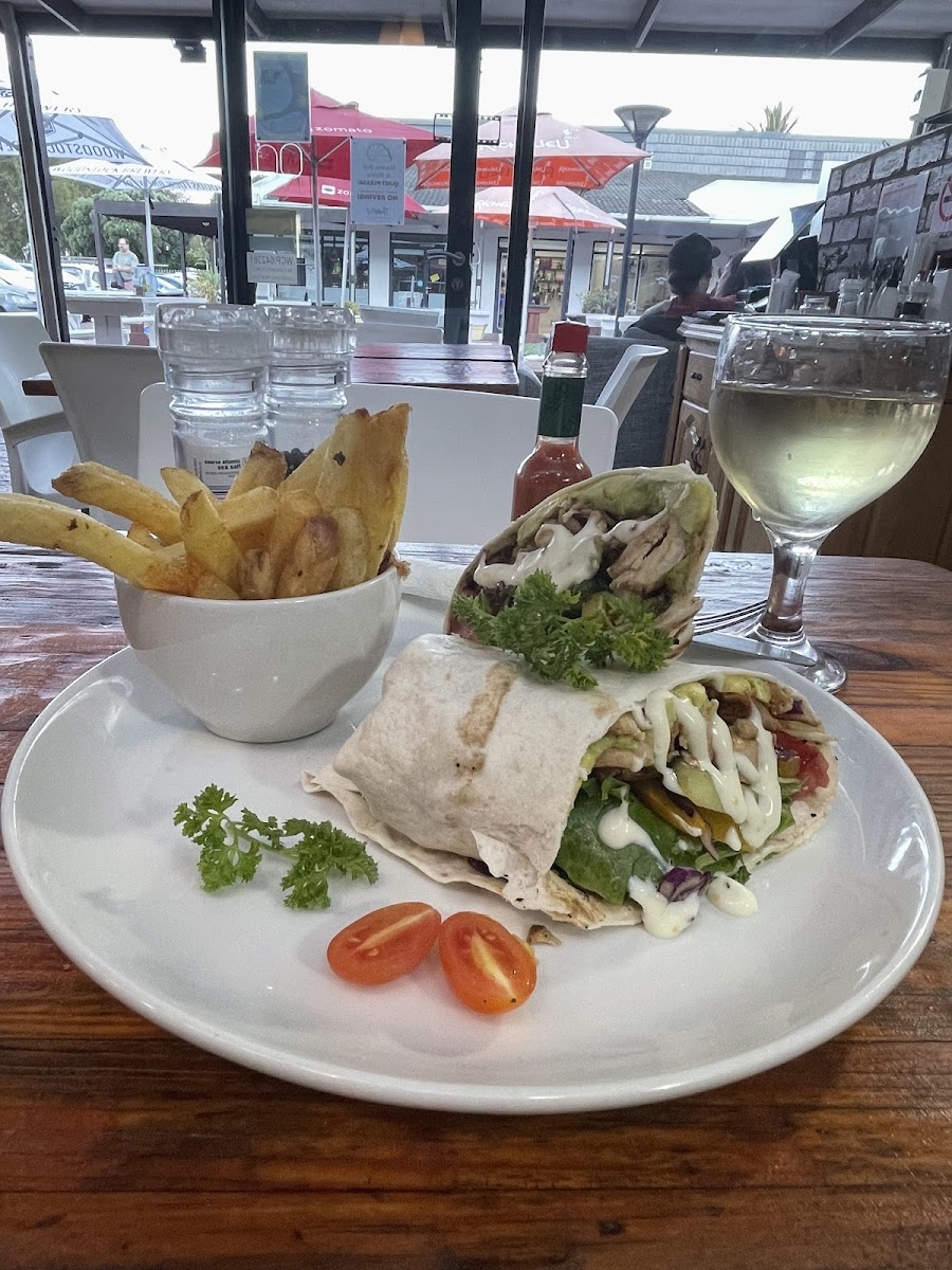 Marina Pub and Bistro - Photo 1