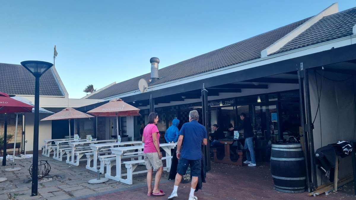 Marina Pub and Bistro - Photo 3