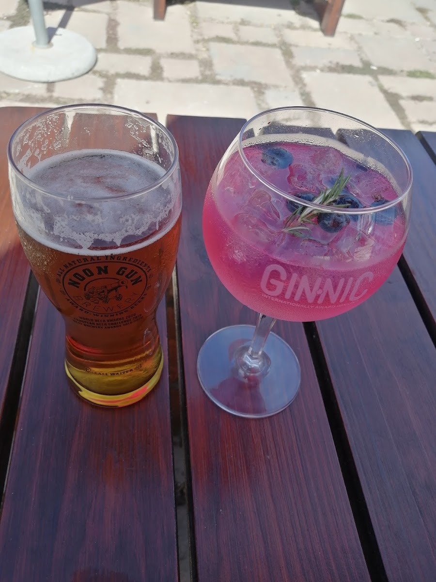Marina Pub and Bistro - Photo 5