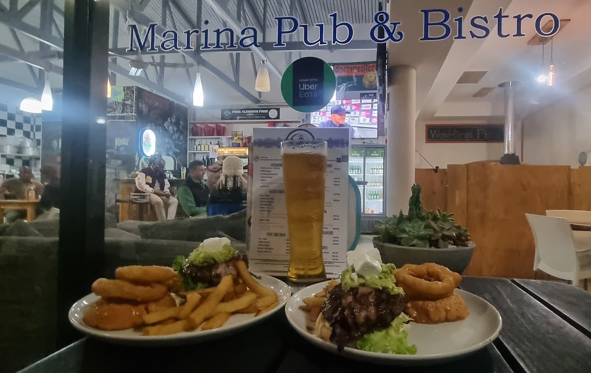 Marina Pub and Bistro - Photo 6