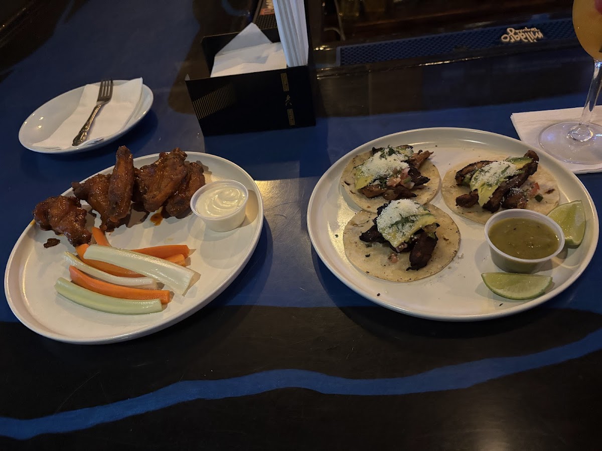 Hoa Restaurant & Lounge