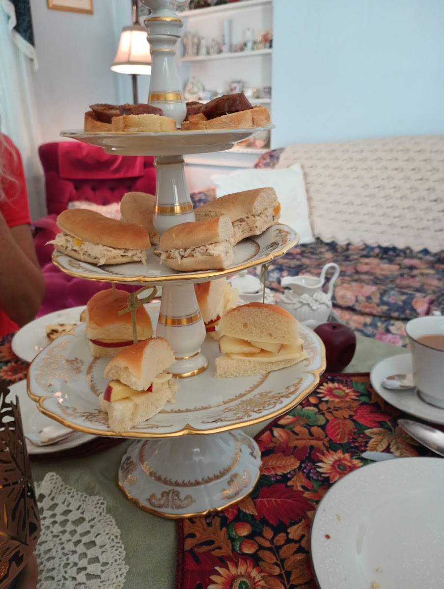English Cottage Tea - Photo 9