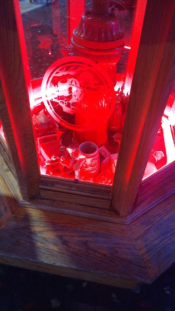 Hi-Ho Tavern - Photo 2