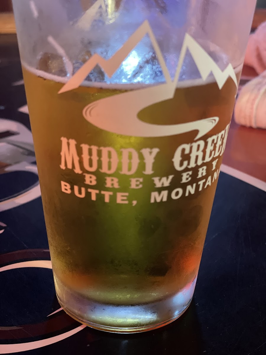Hi-Ho Tavern - Photo 4
