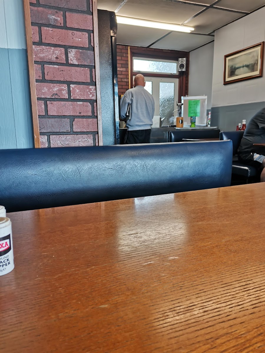 Feedwell Cafe - Photo 5
