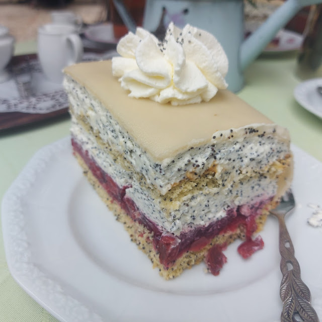 Kirsch Mohn Marzipan Torte