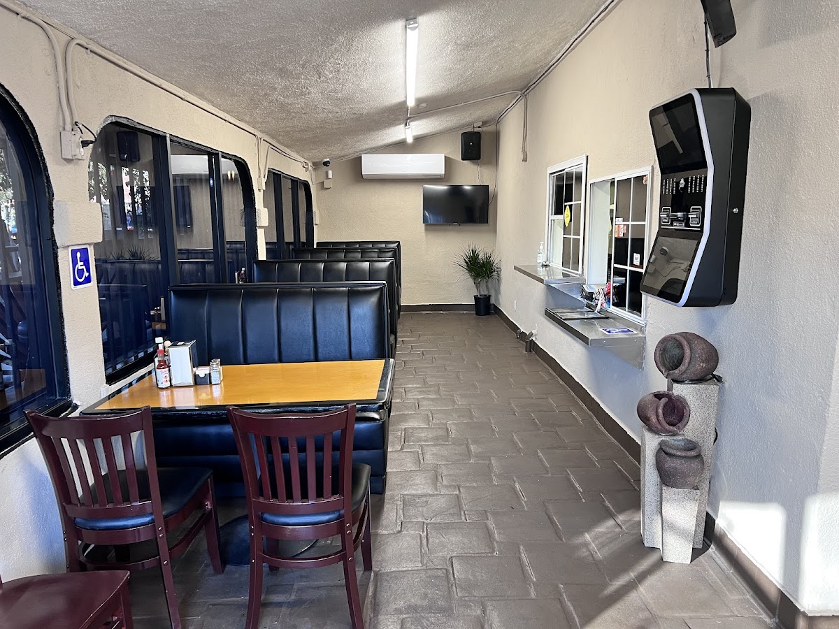 El Encanto Restaurantt - Photo 3