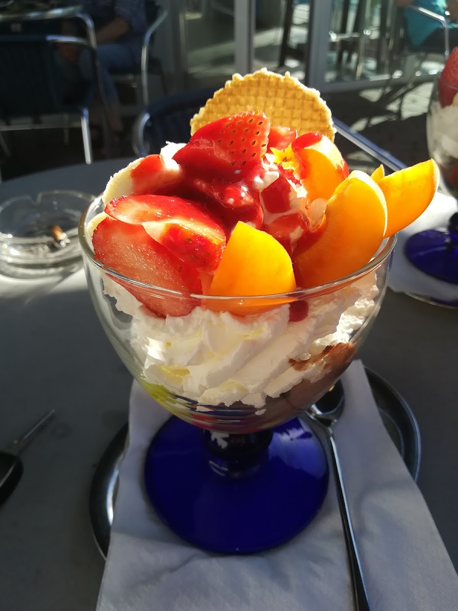 Eiscafe Sarda - Photo 9