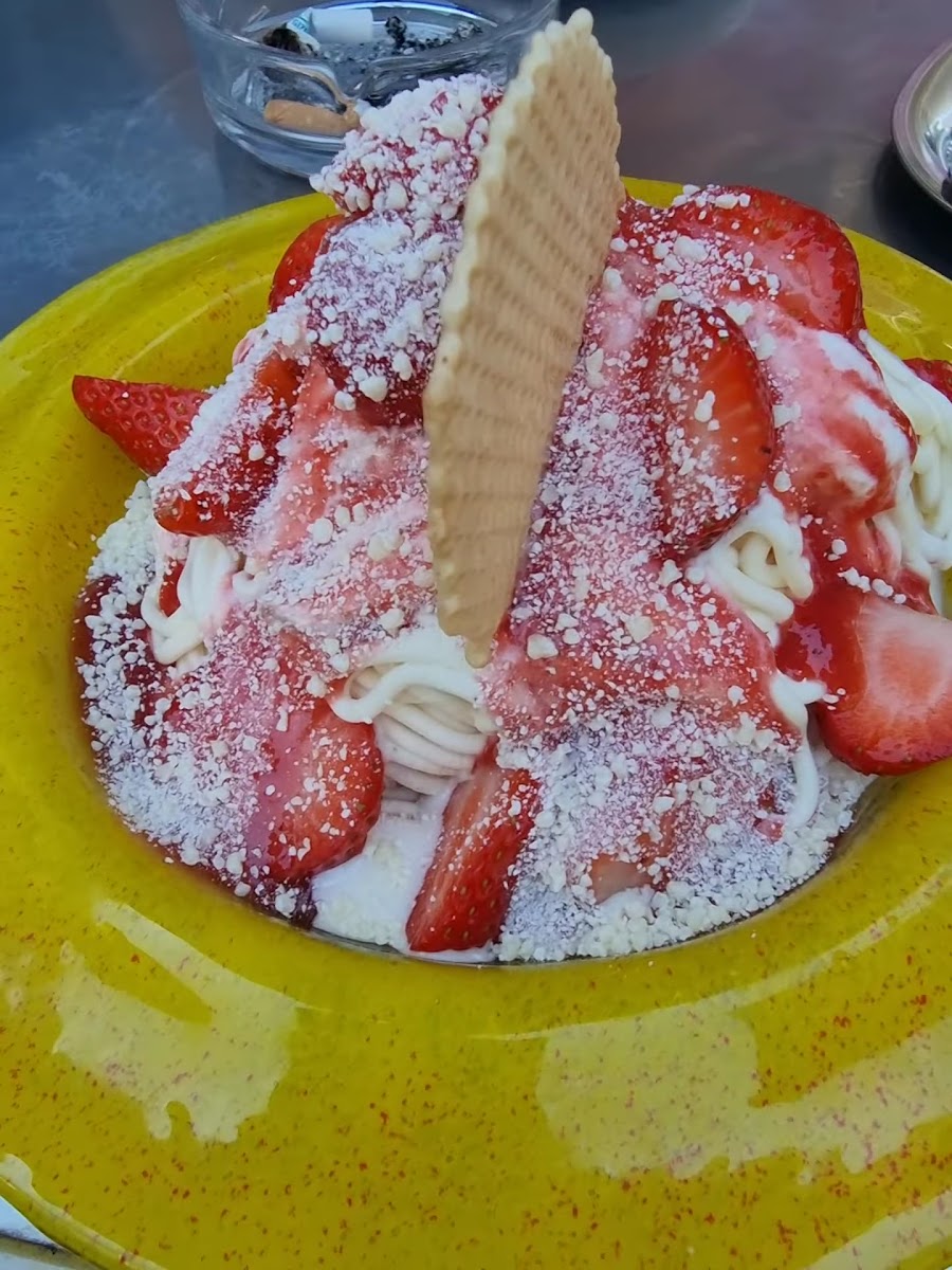 Eiscafe Sarda - Photo 1