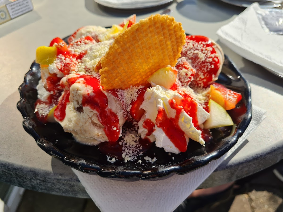 Eiscafe Sarda - Photo 4