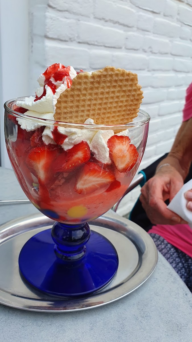 Eiscafe Sarda - Photo 6