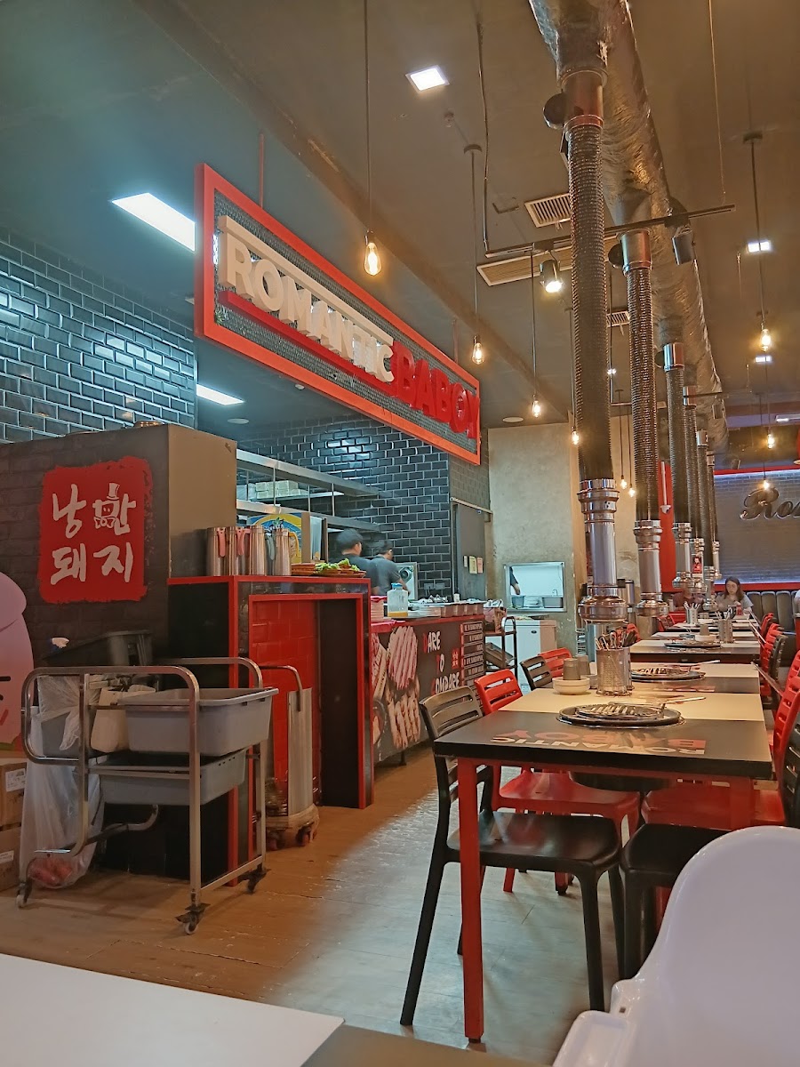 ROMANTIC BABOY Sm Grand Central