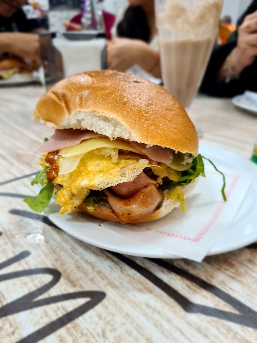 Ca'Mario hamburguesería - Photo 8