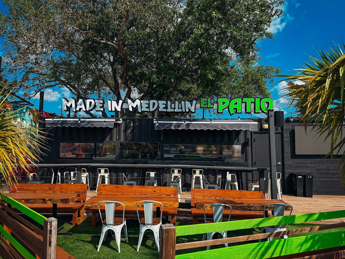 Made in Medellin El Patio - Photo 2