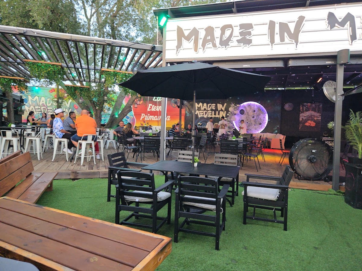 Made in Medellin El Patio - Photo 6