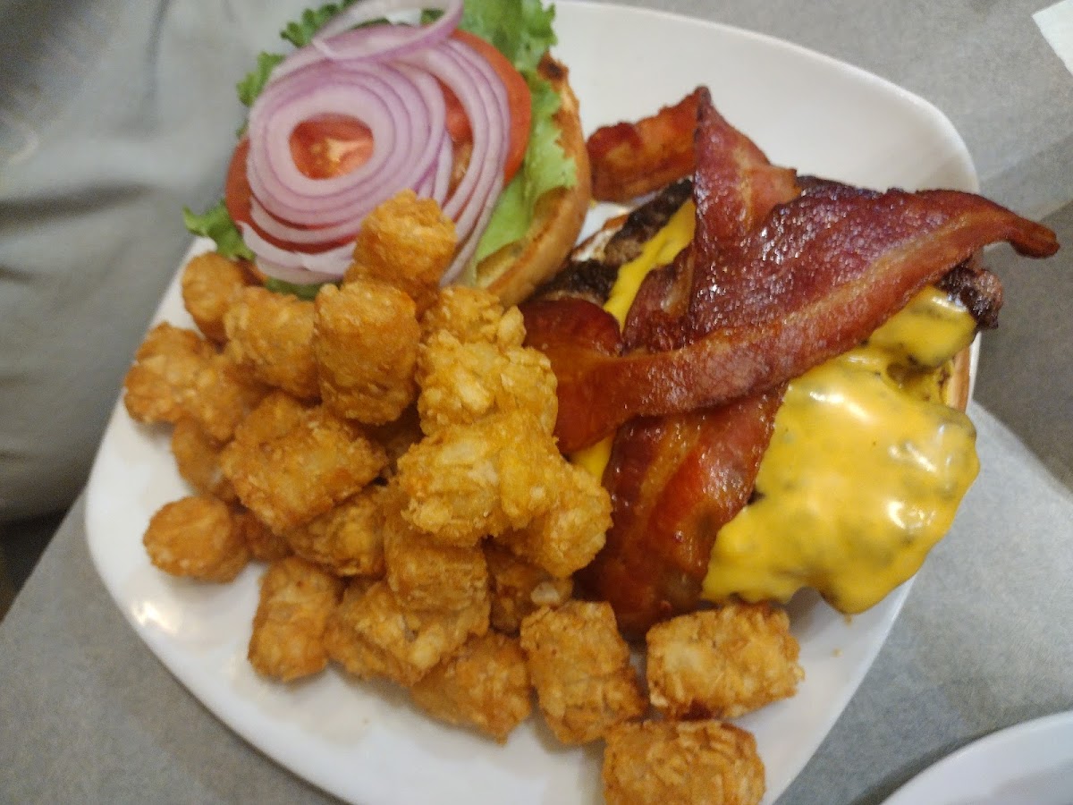CJ's Corner Restaurant - Photo 7