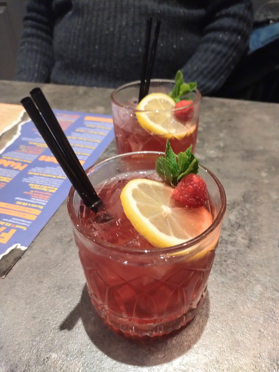 Social Bar & Kitchen - Photo 4
